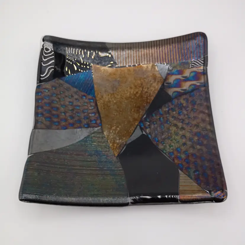 Fused dichroic glass trinket dish