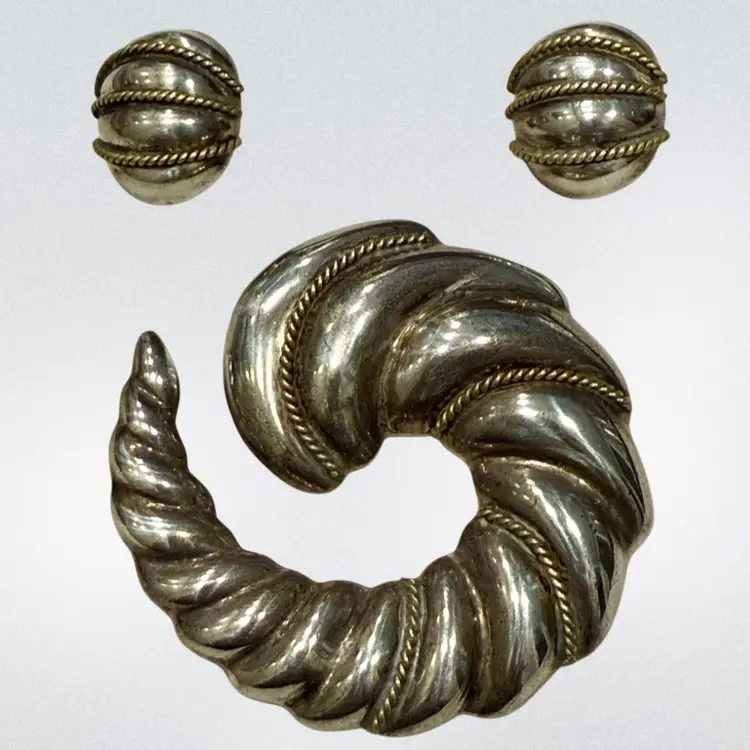 Vintage Mexican Modernist Taxco Signed 925 Sterling Silver 3 Piece Set Pendant Brooch & Clip Earring Set, 46.7g