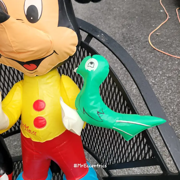 Vtg 1960s Mickey and Minnie Mouse inflatable dolls ideal toy Corp 22"