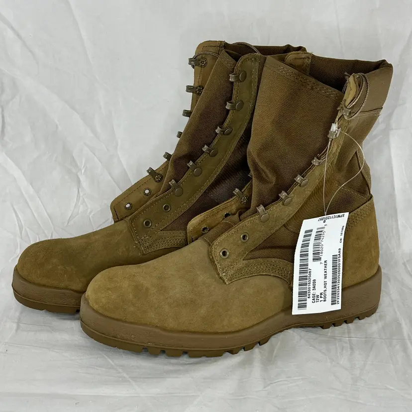 Tactical Desert Combat Boots with Rugged Soles