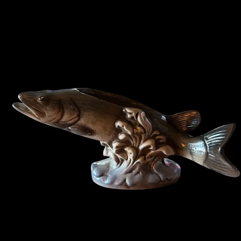 Old Vintage Fish Plant Planter Pottery Made In USA Mr #281 Excellent Condition.
