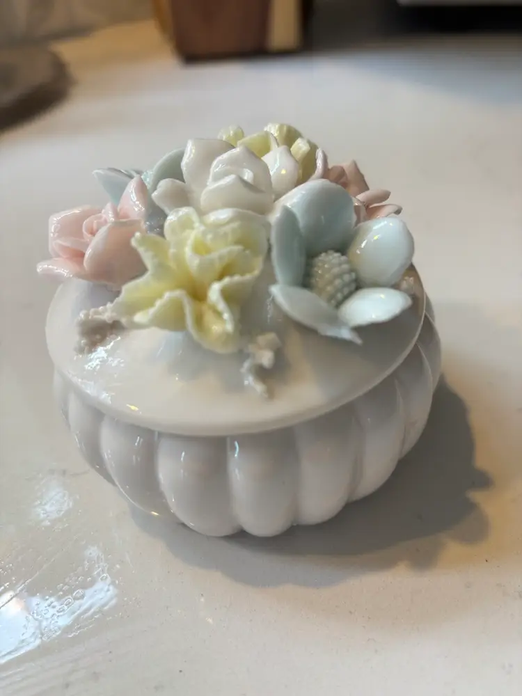 Trinket Box - Ardalt Japan Verithin Lenwile China