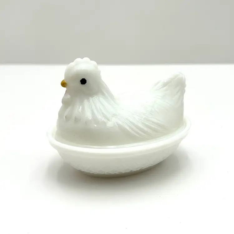 Westmooreland White Milk Glass Vintage Hen On Nest