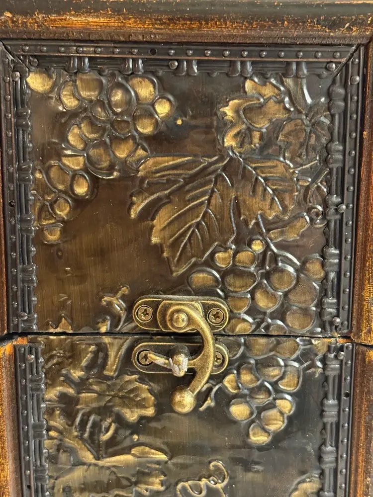 Elegant Wine Bottle Storage/Gift Box-Wood Metal Embossed Grape Vines