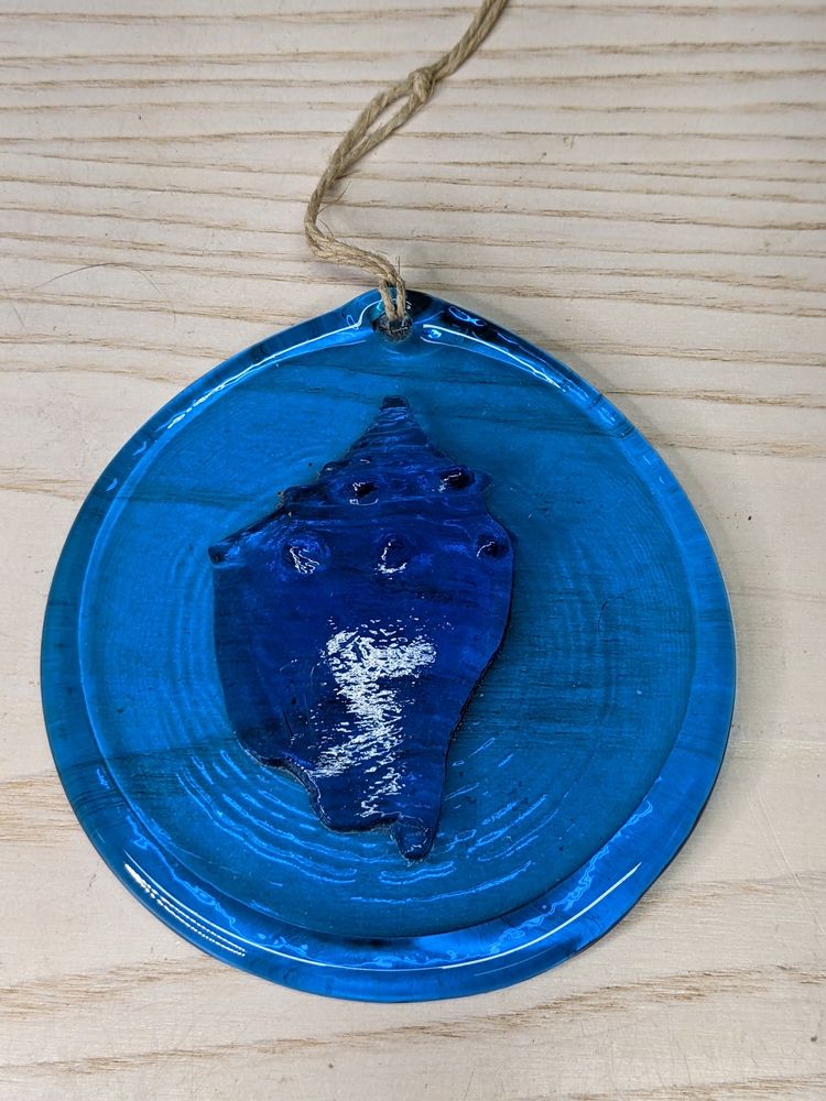 Blue Pressed Glass Sun catcher CONCH SHELL Vintage 4" Round Rondelle Sea Shore Gift Window Art Ornament Cottage