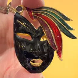 #07 - Mardi Gras Mask Brooch