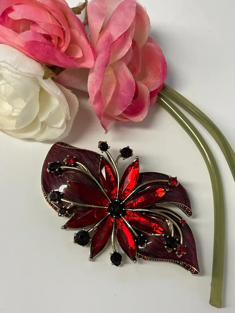 Liz Claiborne Red Enamel Red Rhinestone Goldtone Christmas Poinsettia Brooch