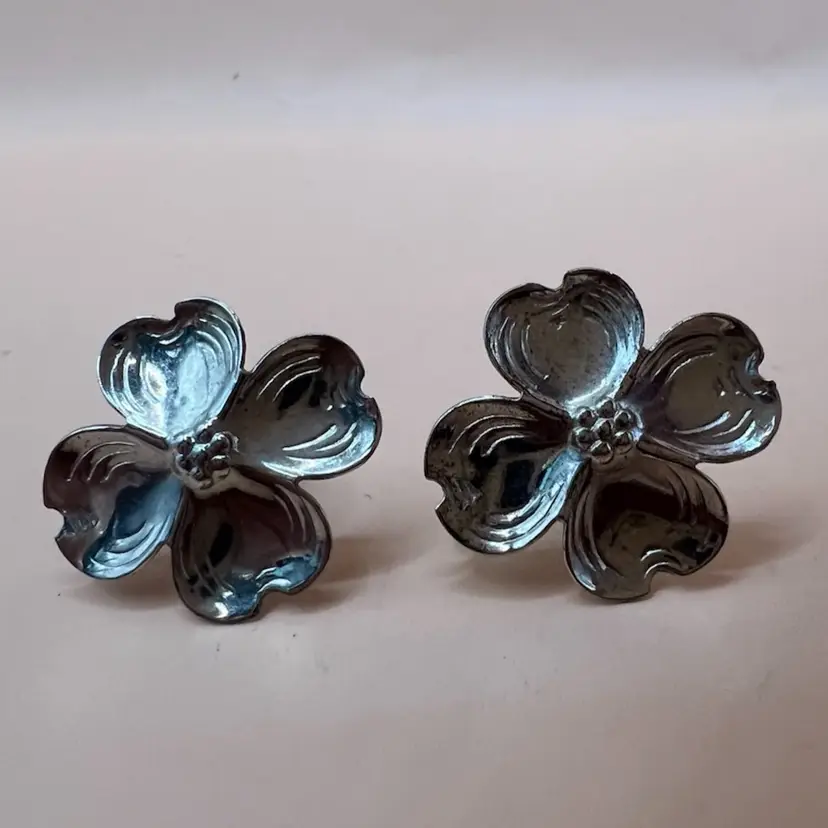 Sterling Silver Screw Back Dogwood Flower Earrings 0.75β