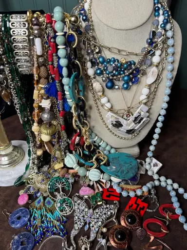 Friday Fun! We Made It To The Weekend Jewelry Show 