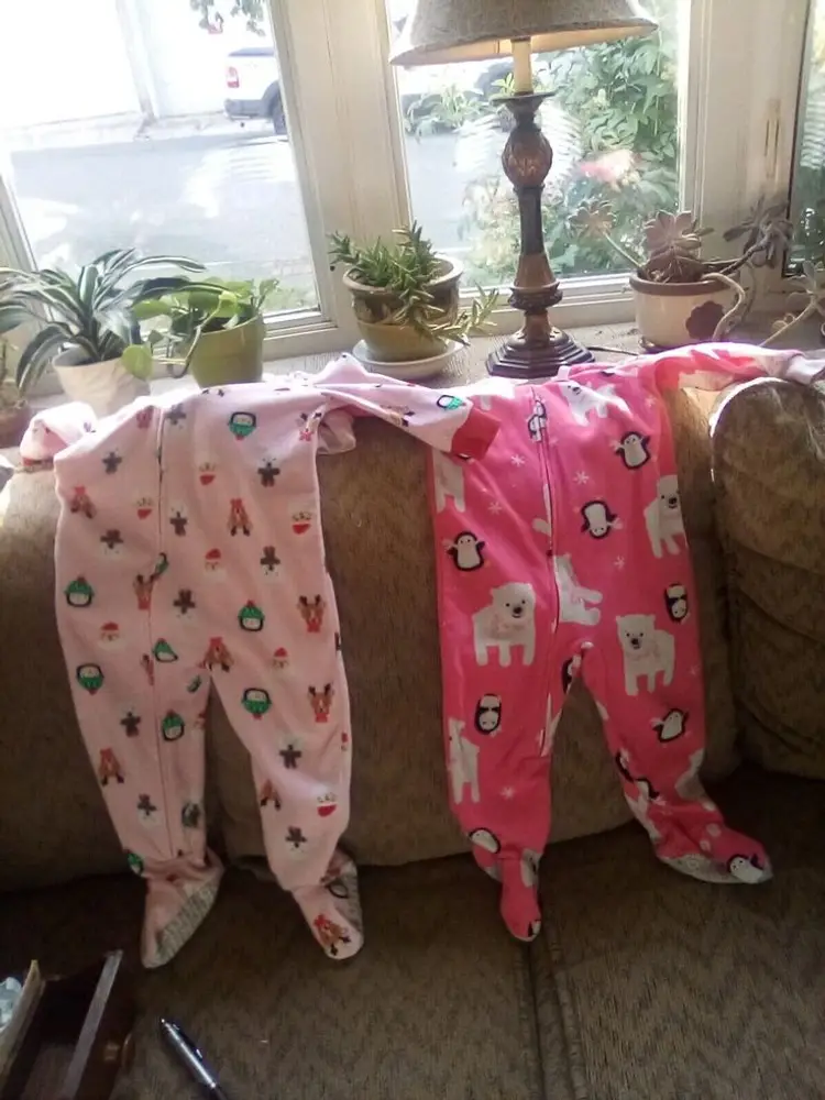 #04 toddler feet pajamas