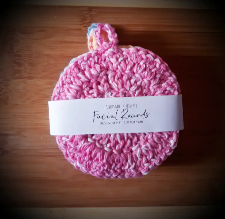 Facial rounds made with 100% cotton yarn