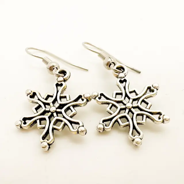 Snowflake Earrings Winter Silver Tone Dangle Pierced