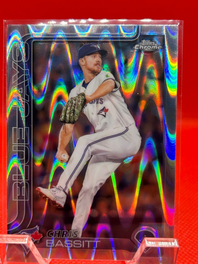Chris Bassitt - 2025 Topps Chrome Raywave Refractor Toronto Blue Jays