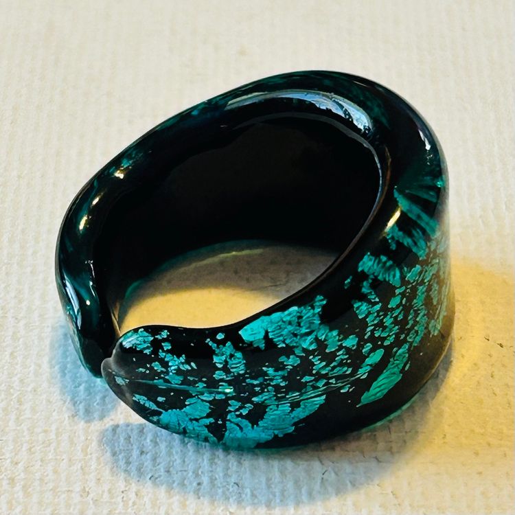 Vintage Murano Style Green Black Foil Art Glass Ring Size 6.75