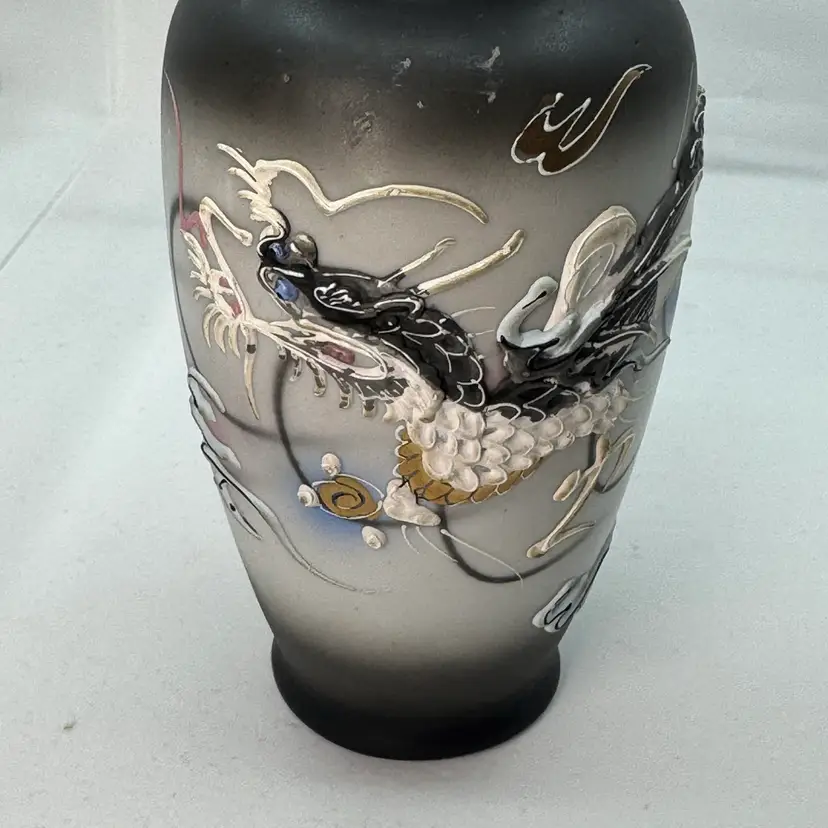 Dragon Ware Moriage Vase Color Black & White Japan
