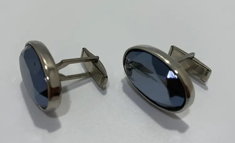 Vintage Unbranded Silver Tone Black Faux Gem Cufflinks and Tie Clip Set