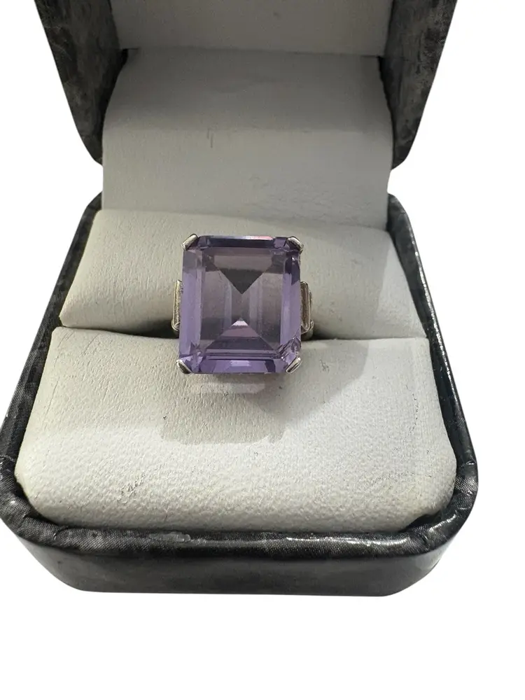 89. 925 Amethyst Ring