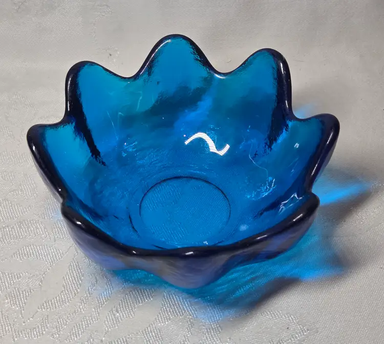 Vintage Blenko Art Glass Scalloped Lotus Eight Petal Blue Bowl 5" Cobalt Blue