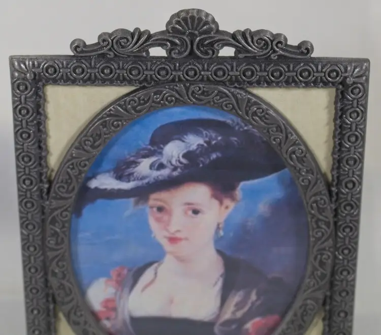 Vintage Baroque Style Metal Picture Frame Holds 4" x 3" Oval Photo