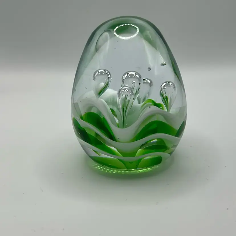 Art glass egg paperweight with Calla lily design