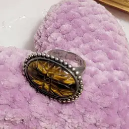 #05 Vintage Whitney Kellie 925 silver and carved tiger eye ring