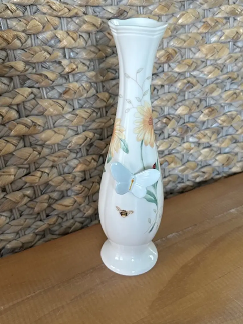 Vintage Lenox BUTTERFLY MEADOW 8 1/2" Bud VASE Louise Le Luyer