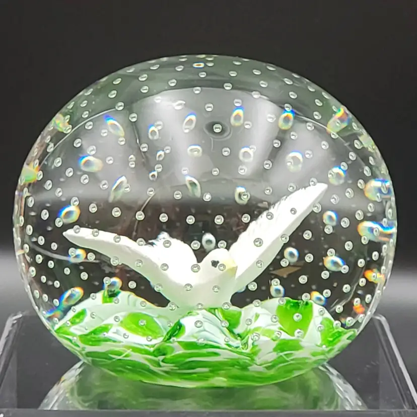 Joe St Clair Art Glass Paperweight Seagull