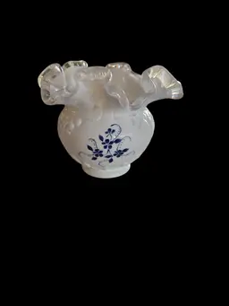 Fenton Silvercrest Elizabeth Collection Ruffled Edge Vase