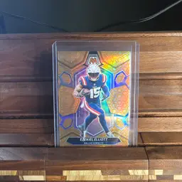 Ezekiel Elliott Honeycomb Case Hit