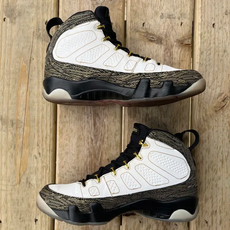 Air Jordan 9 DB 2012 Size 9.5
Used Great Condition!