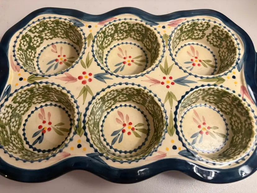 Temp-tations Old World Blue Muffin Pan