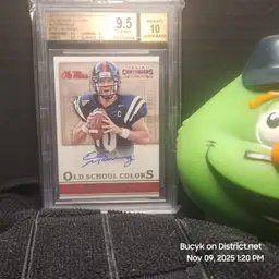 2015 Contenders School Colors Auto - Eli Manning New York Giants BGS 9.5