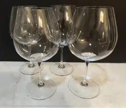 Riedel Vinum Burgundy Wineglass Generous Bowl Shape Etched Logo 8 1/2" tall