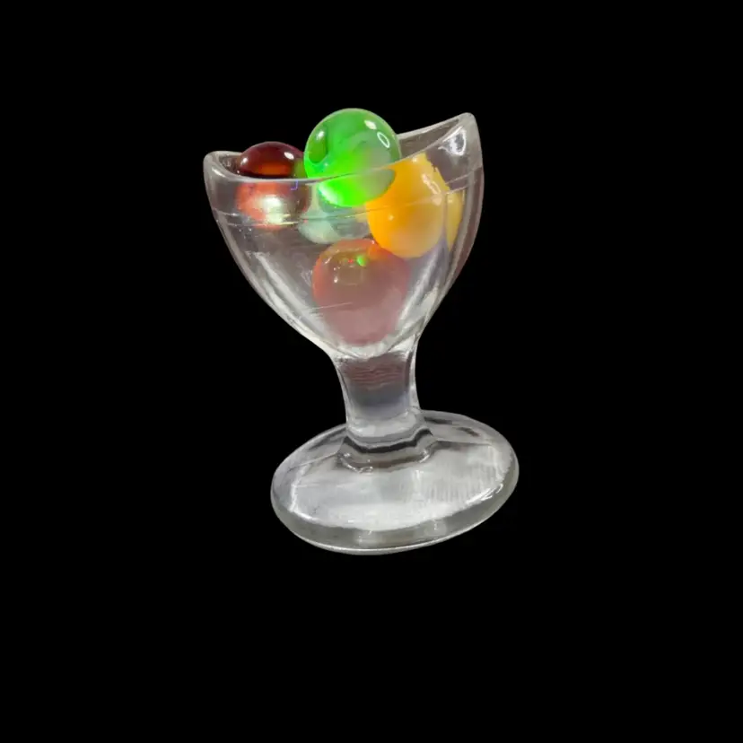 Vintage Glass Eye Wash With 4 Glowy Marbles 2.5” x 1.75”