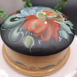 Rosemaling Folk Art Hand Painted Round Wood Trinket Box Floral 3 1/4 Diameter
