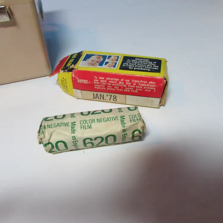 Vintage Sabre 620 Camera With Film  Pink Color 1950s 1970s