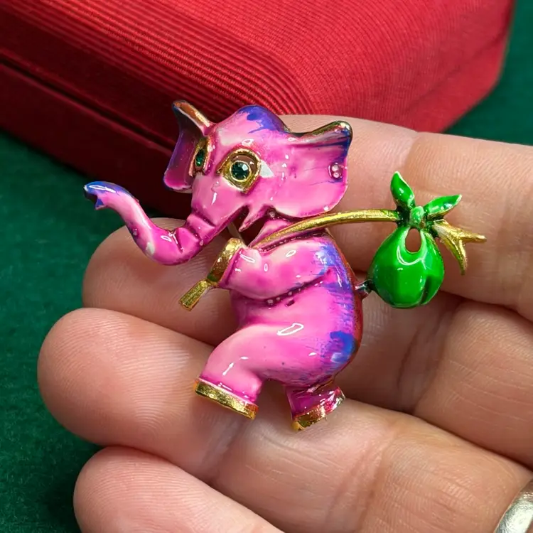 LIND GAL LG Pink Hobo Elephant Brooch Pin Enameled & Green Rhinestone Eyes