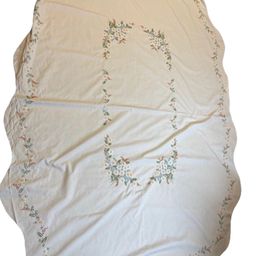 Vintage Beautiful Oval Colorful Hand Embroidered Floral Large White Tablecloth 85”x56”