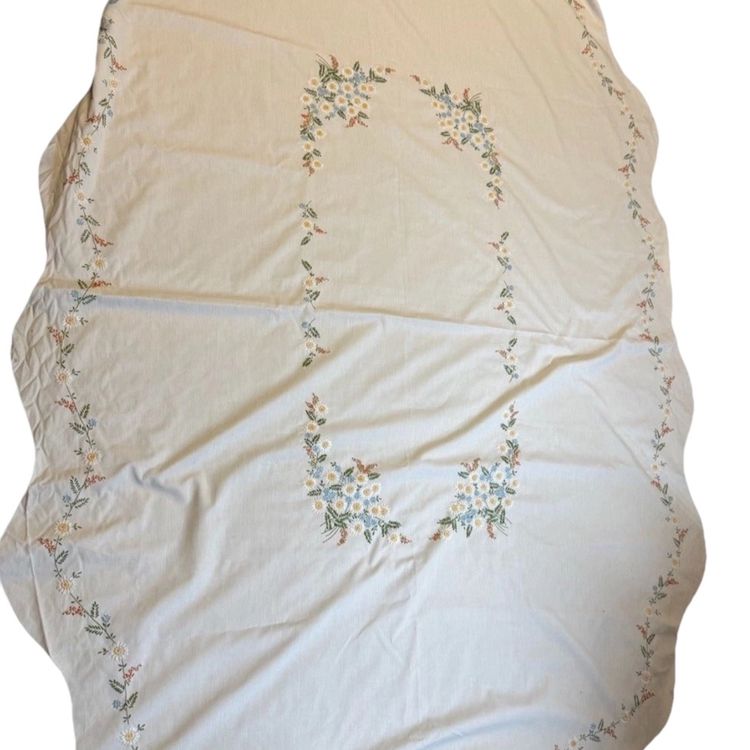 Vintage Beautiful Oval Colorful Hand Embroidered Floral Large White Tablecloth 85”x56”