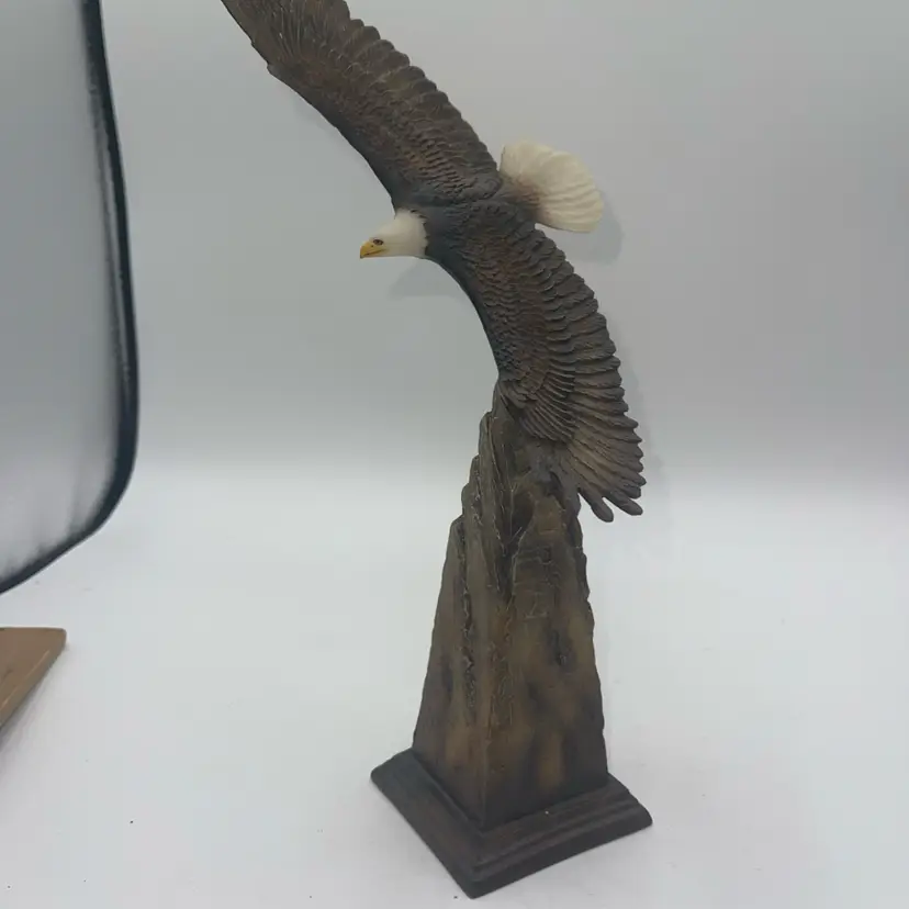 03-Mill Creek Studios vintage 2008 Flying Eagle 10.5” Tall