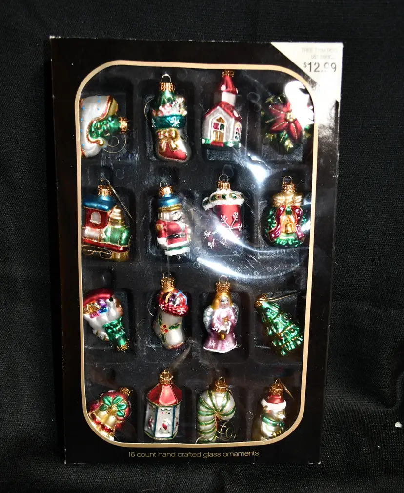 Lot Of Sixteen Hand Crafted Glass Christmas Ornaments In Box