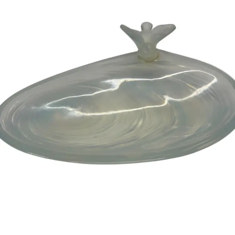 Sabino (Paris) Opalescent Glass Oyster Bowl Shell With Attached Sabino bird
@ 5 1/2” Long ( Unsure If Bird Was Reapplied)