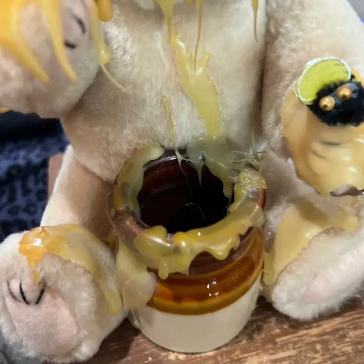 020 Vintage Fresco Honey Bear 11”