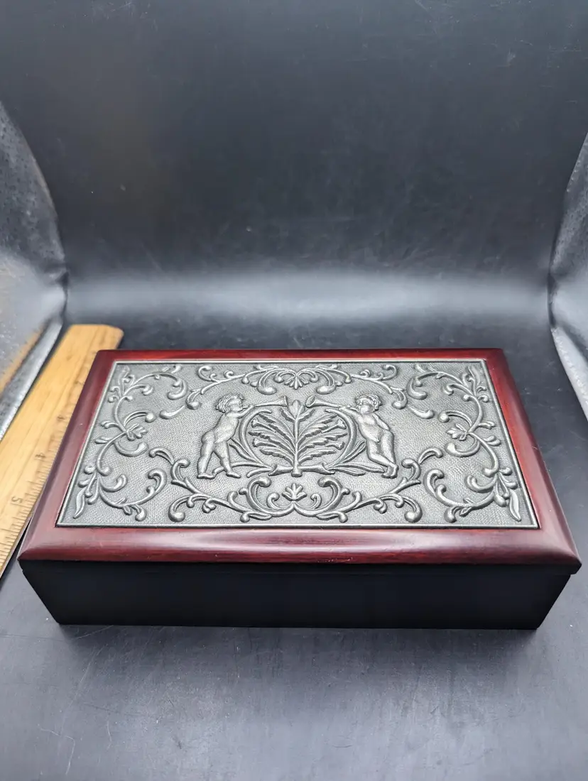 Vintage Embossed Beautiful Intricate Cherub Design Woody Jewelry/Trinket Box