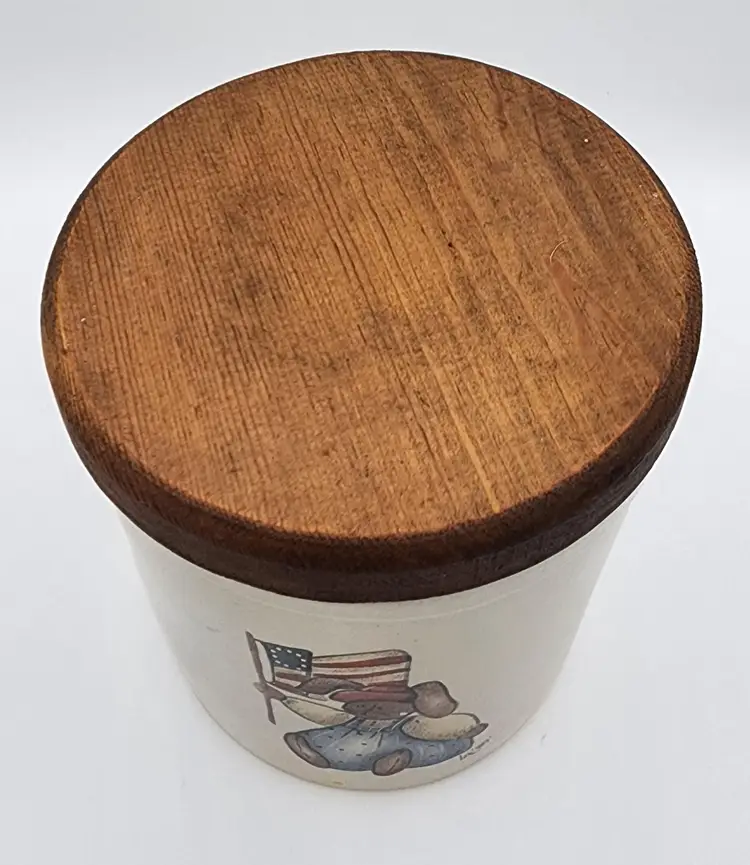 Robinson Ransbottom Bunny Signed LA '89 Wood Lid Stoneware 2 qt High Jar Crock