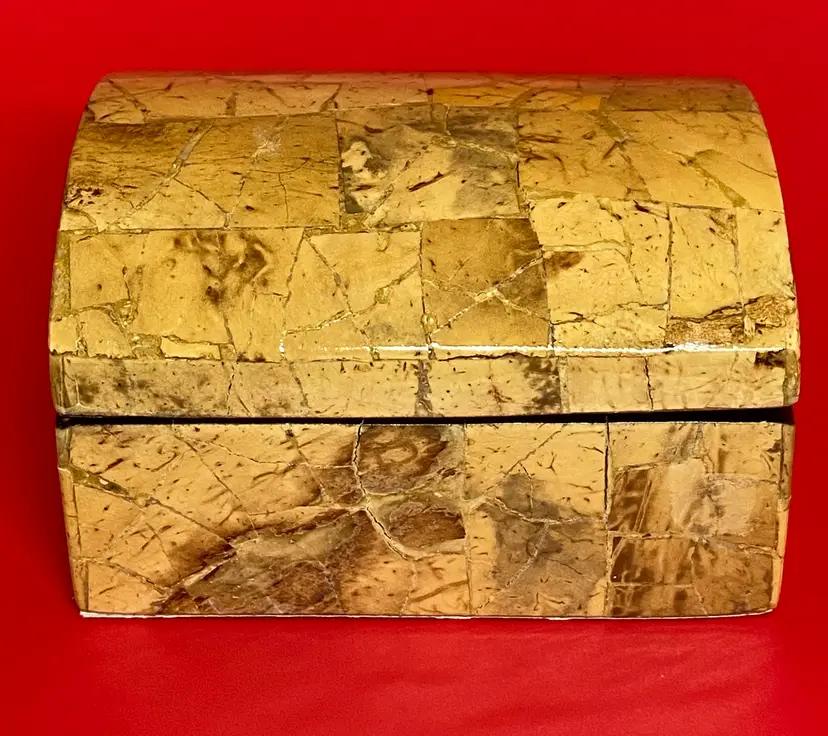 Domed Lacquered Trinket Box