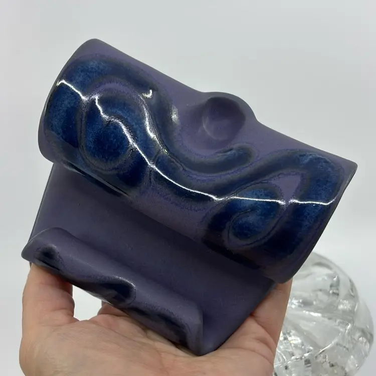 Hilborn Pottery Canada Cell Phone Stand 4.5W 3.75D