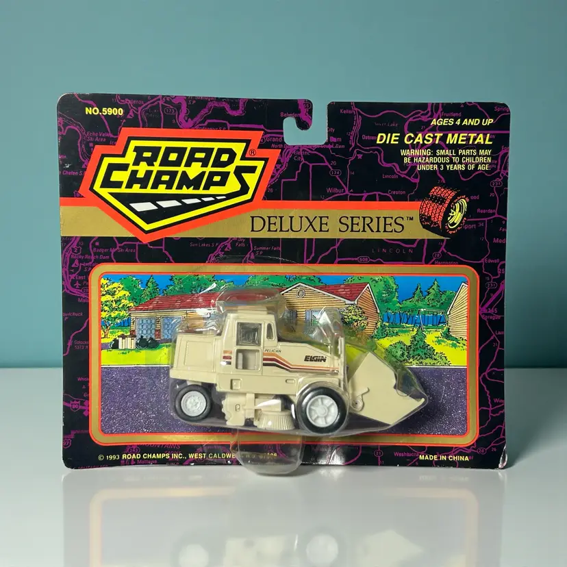 Road Champs Deluxe Series Pelican Elgin Street Sweeper New 1993 Sealed