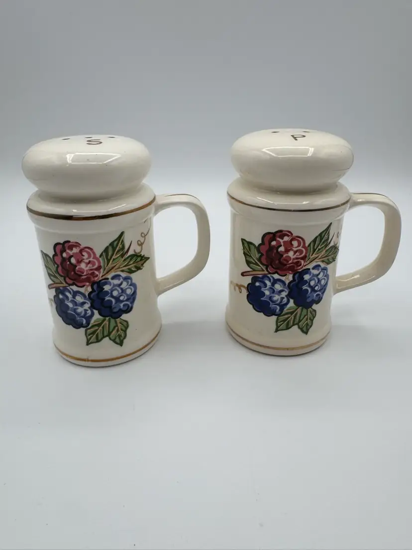 #18. Vintage Knott’s Berry Farms Salt Pepper Mixed Berries Country Kitchen 1970’s Japan