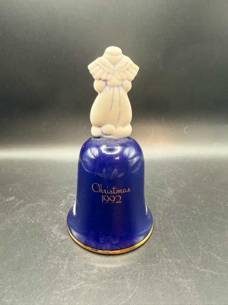 1992 Avon 'Heavenly Notes' Porcelain Christmas Bell